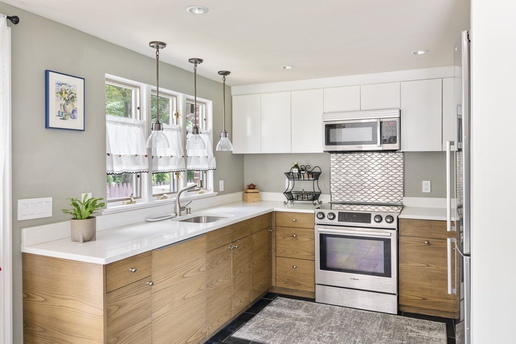 1765 Beacon Street Newton, MA 02468 - Photo 15 of 26