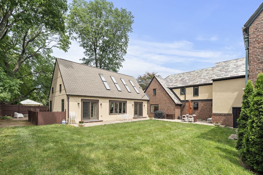 1765 Beacon Street Newton, MA 02468 - Photo 3 of 26