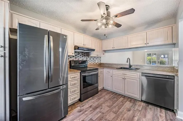 $2,200 | 364 Gloucester Street, Safety Harbor, FL 34695