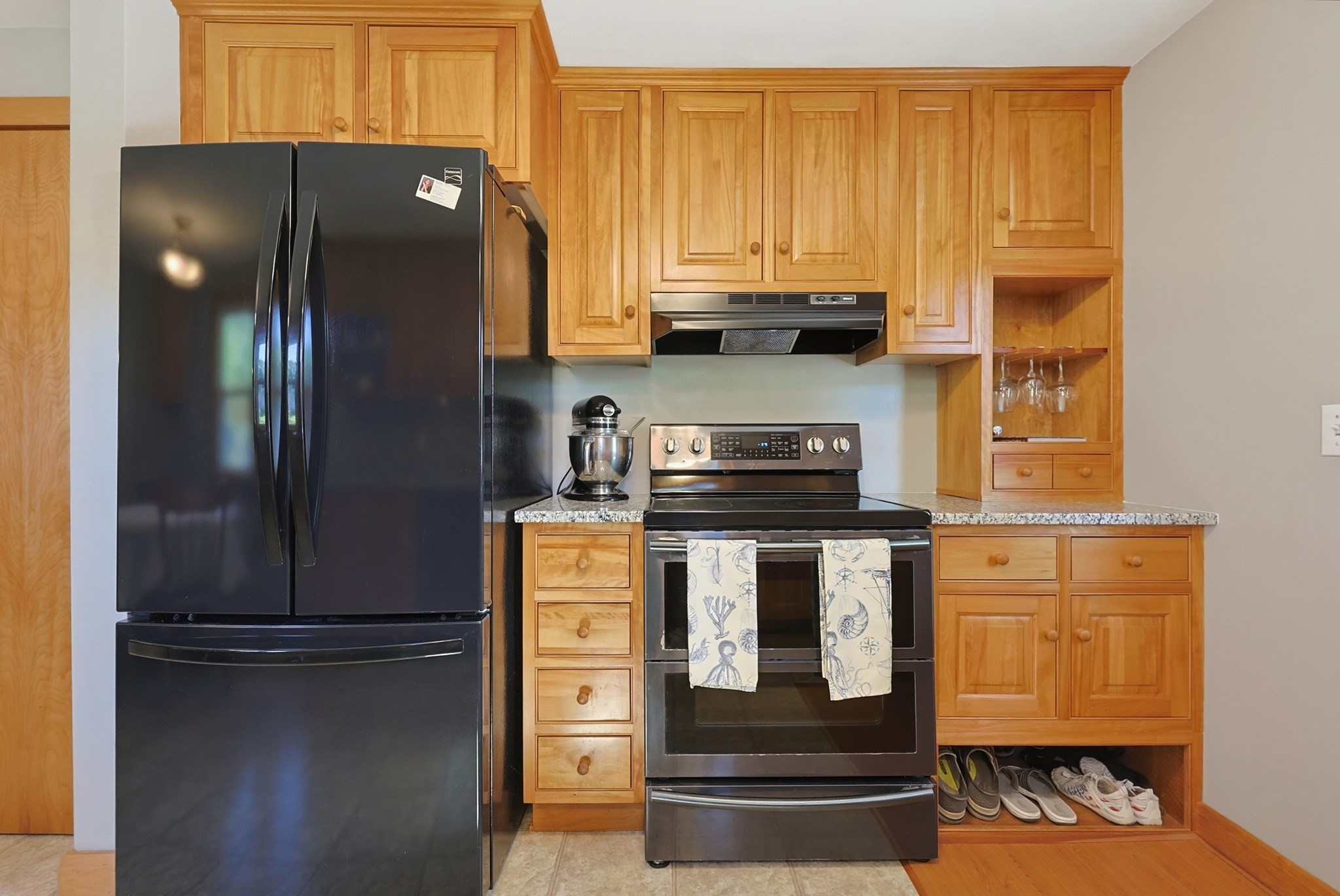 73 Hickory Road Attleboro, MA 02703 - Photo 11 of 42 Gallery Image 11