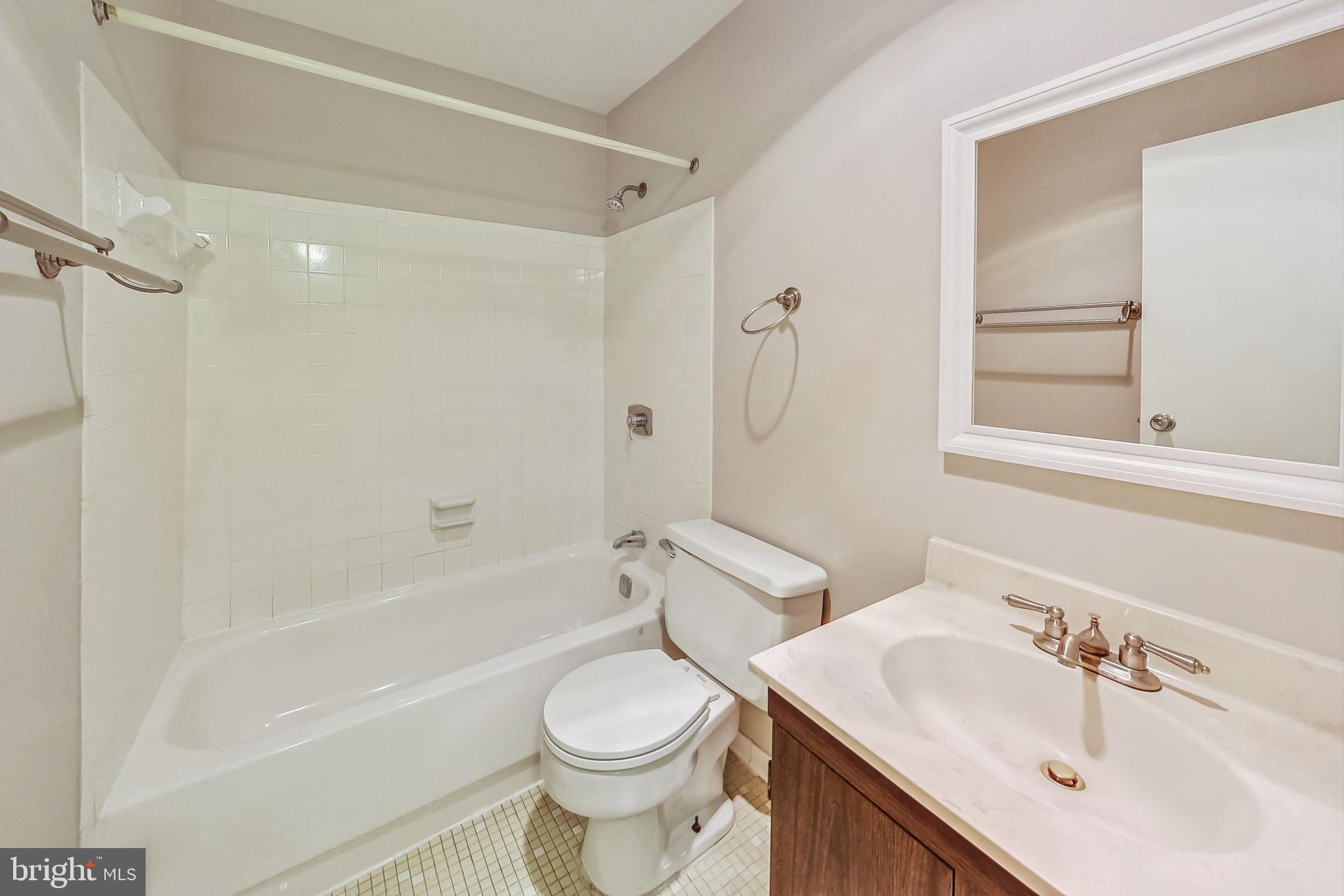 6143 Edsall Road, Unit B Alexandria, VA 22304 - Photo 16 of 25