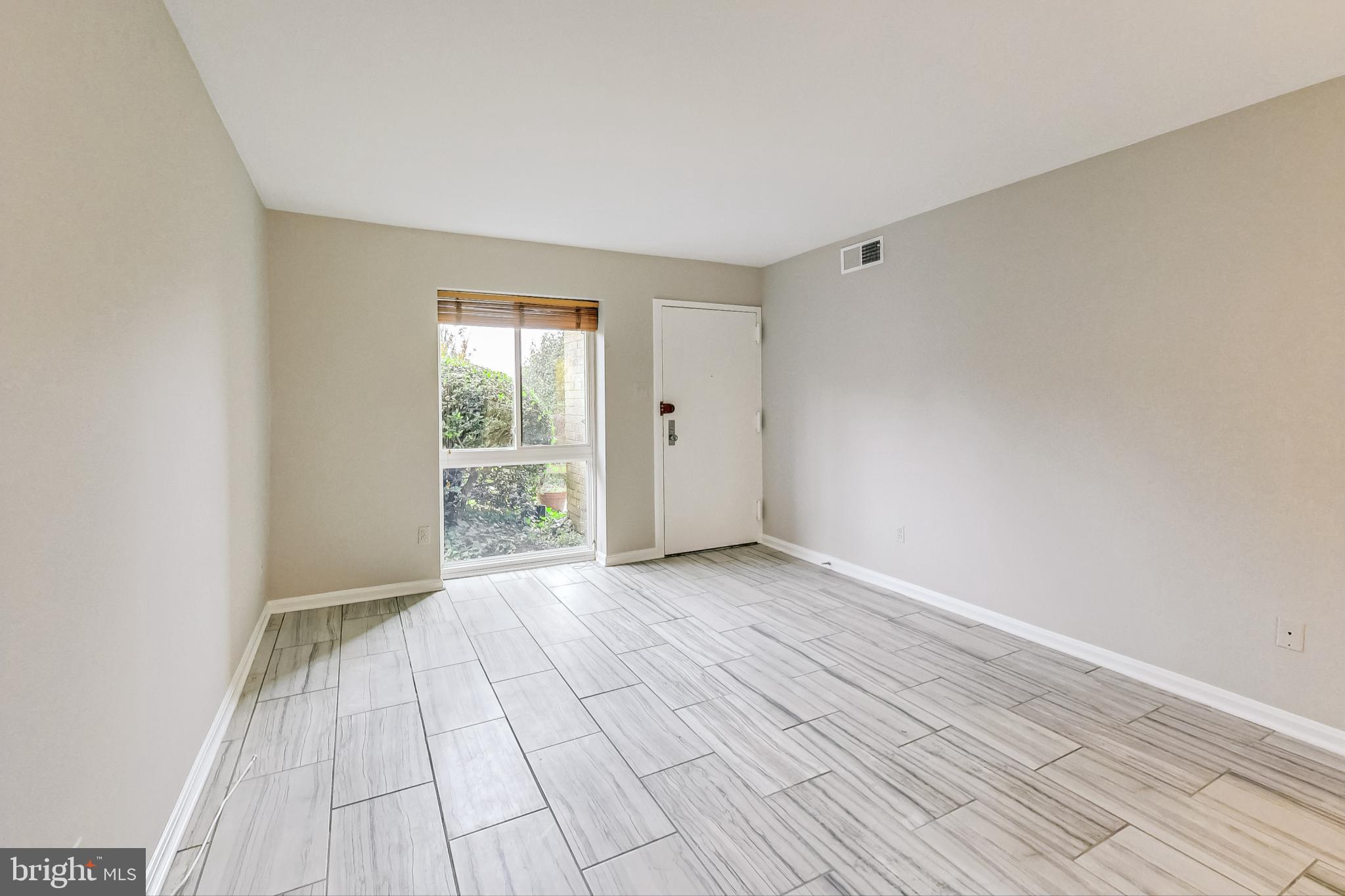 6143 Edsall Road, Unit B Alexandria, VA 22304 - Photo 4 of 25