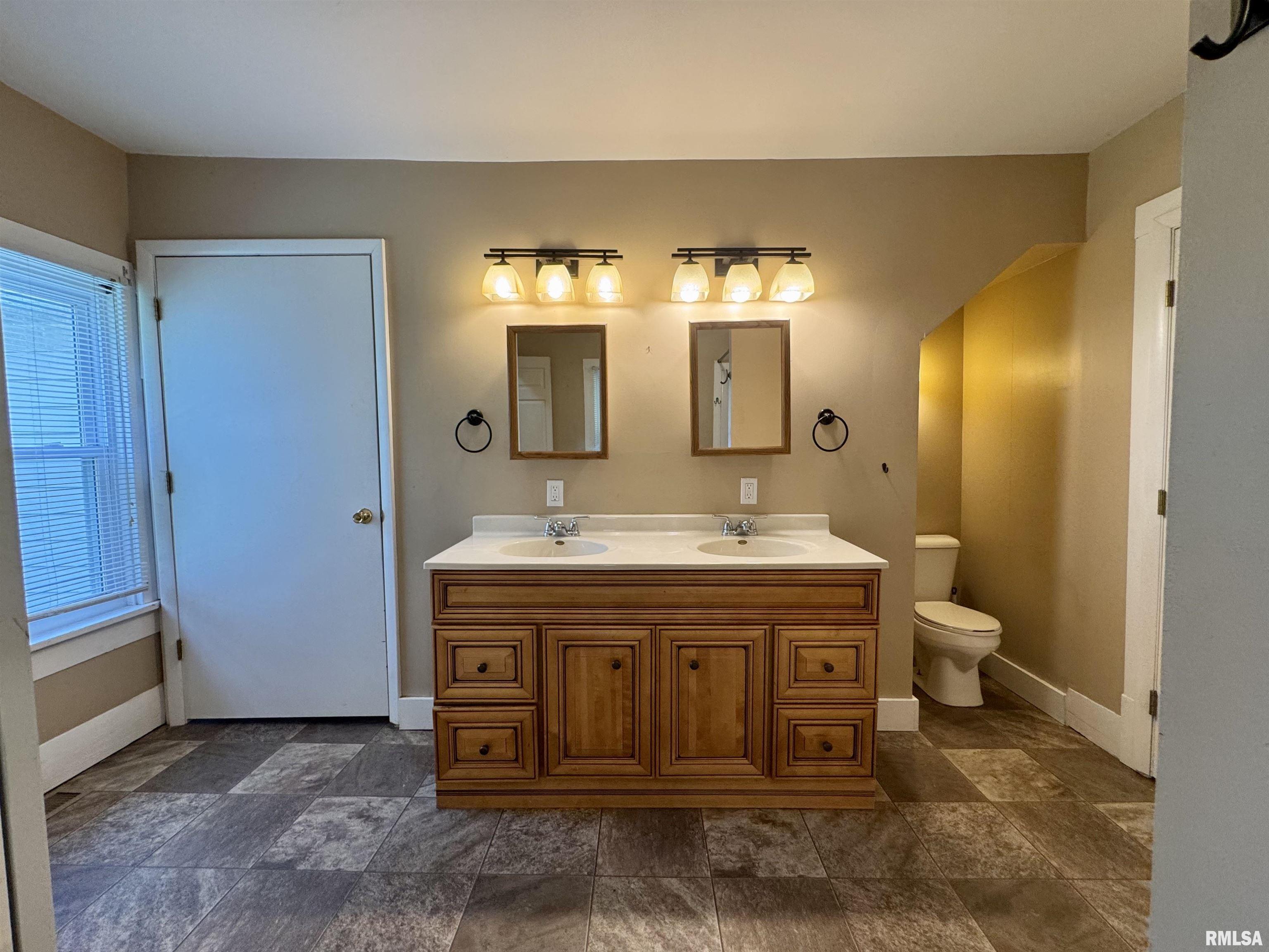 410 East Summit Street Macomb, IL 61455 - Photo 13 of 26