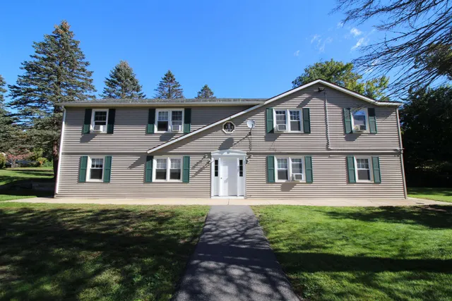 $1,800 | 88 Franklin Street, Unit 4, Derry, NH 03038