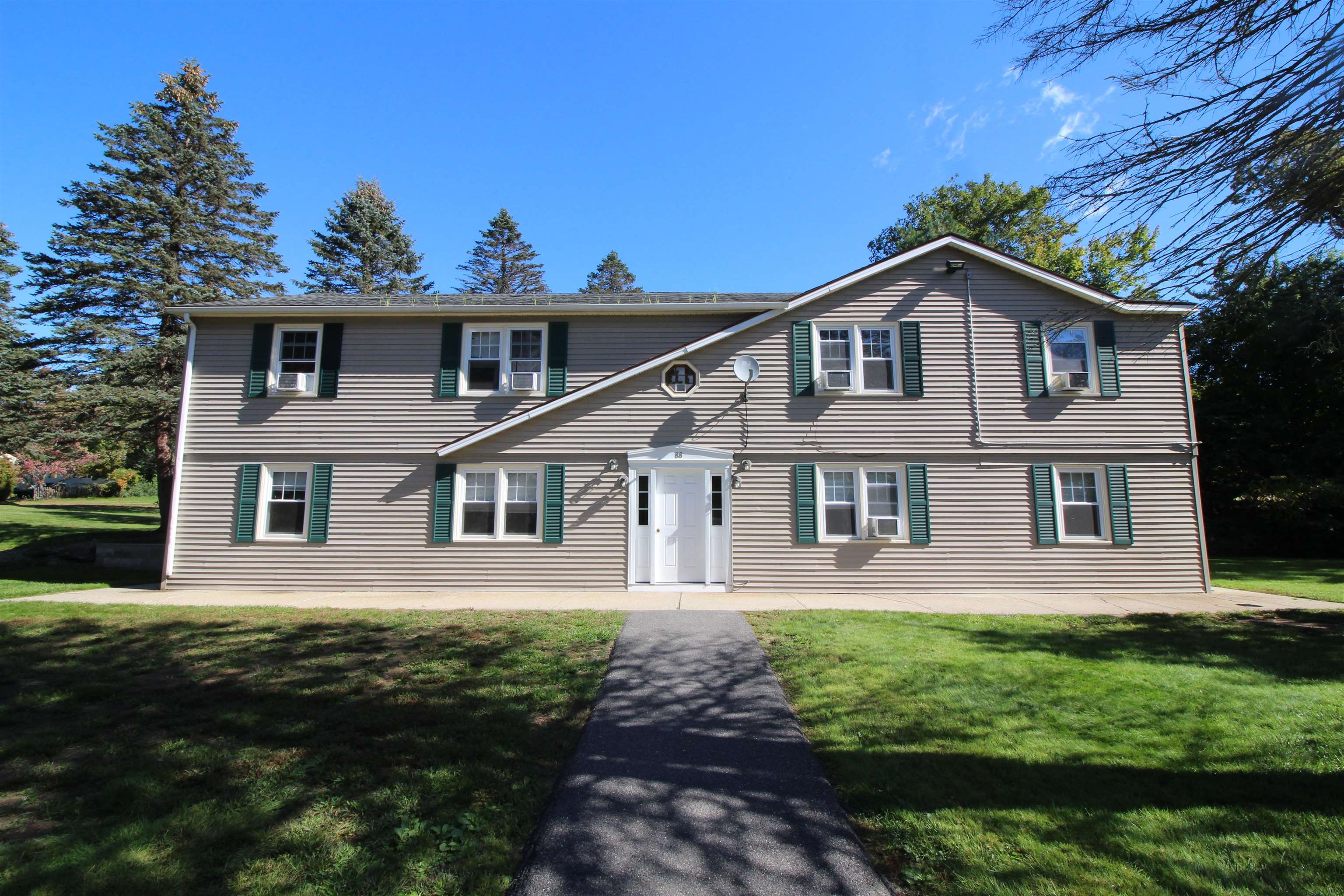 88 Franklin Street, Unit 4 Derry, NH 03038 - Photo 1 of 4