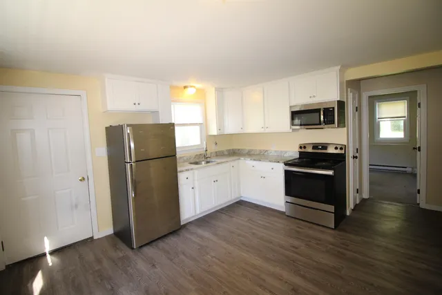 $1,800 | 88 Franklin Street, Unit 4, Derry, NH 03038