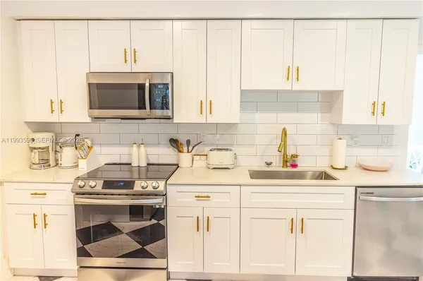 $6,500 | 745 Northwest 47th Terrace, Miami, FL 33127