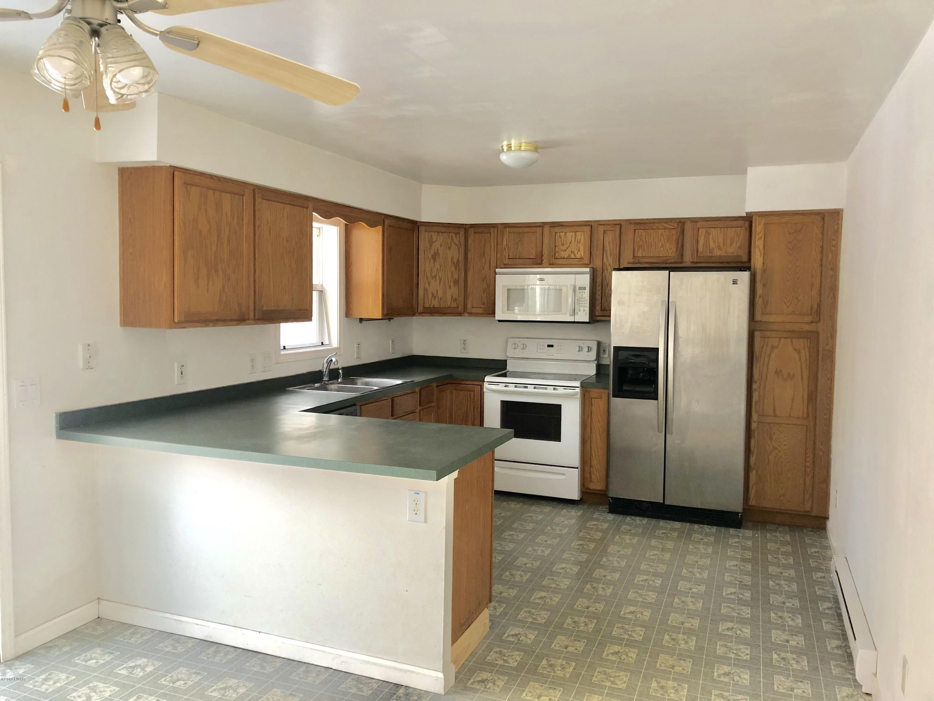 594 Woodcock Road Bushkill, PA 18324 - Photo 2 of 10