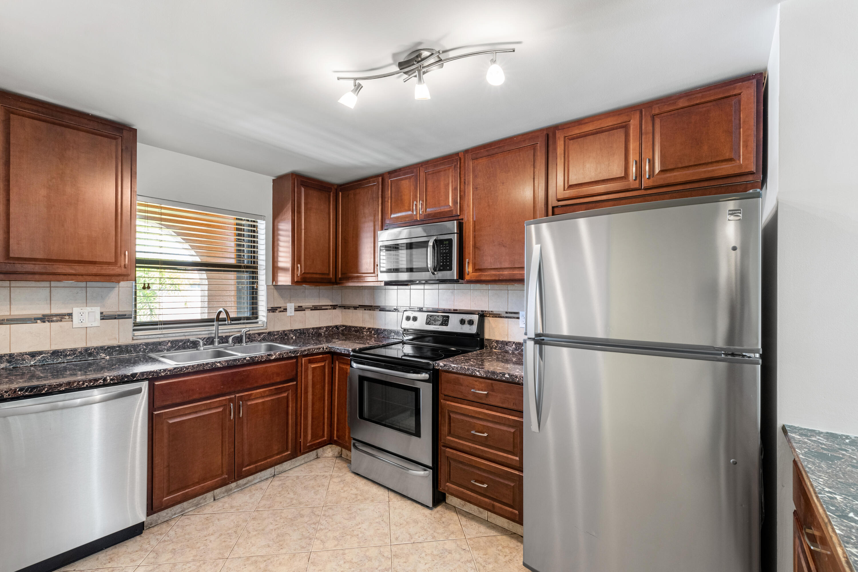 2041 Woolbright Road, Unit H204 Boynton Beach, FL 33426 - Photo 12 of 28 A10