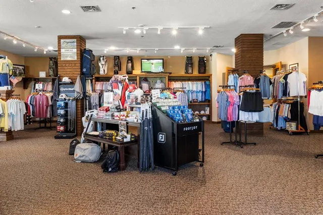 $929,900 | 3255 North Pinelake Village Point, Lecanto, FL 34461