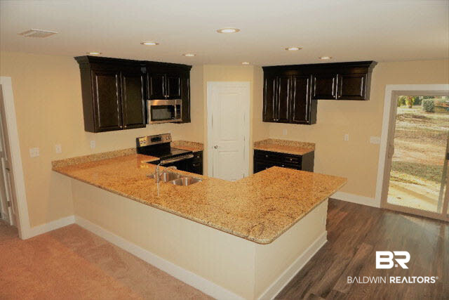 7888 Simmons Drive Foley, AL 36535 - Photo 6 of 20 KITCHEN
