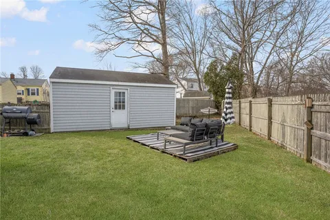 $620,000 | 4 Halsey Avenue, Middletown, RI 02842