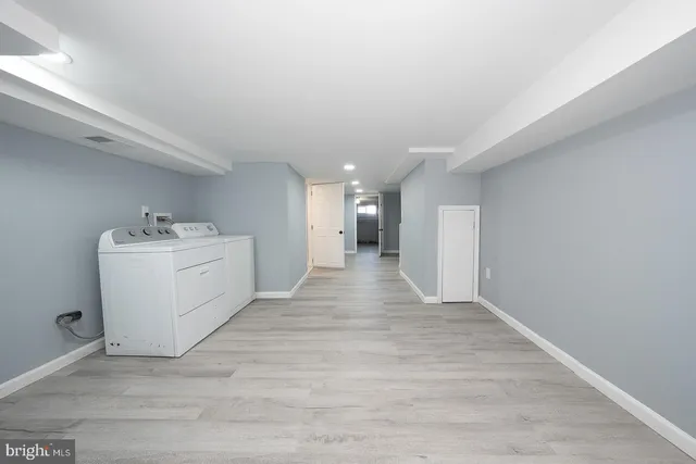 a view of a storage & utility room