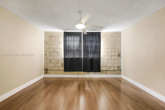 $300,000 | 10900 Southwest 104th Street, Unit 122, Miami, FL 33176