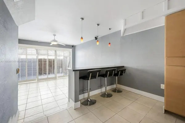 $300,000 | 10900 Southwest 104th Street, Unit 122, Miami, FL 33176