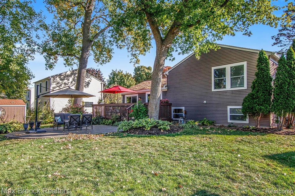 954 Hadley Road Rochester Hills, MI 48307 - Photo 29 of 43