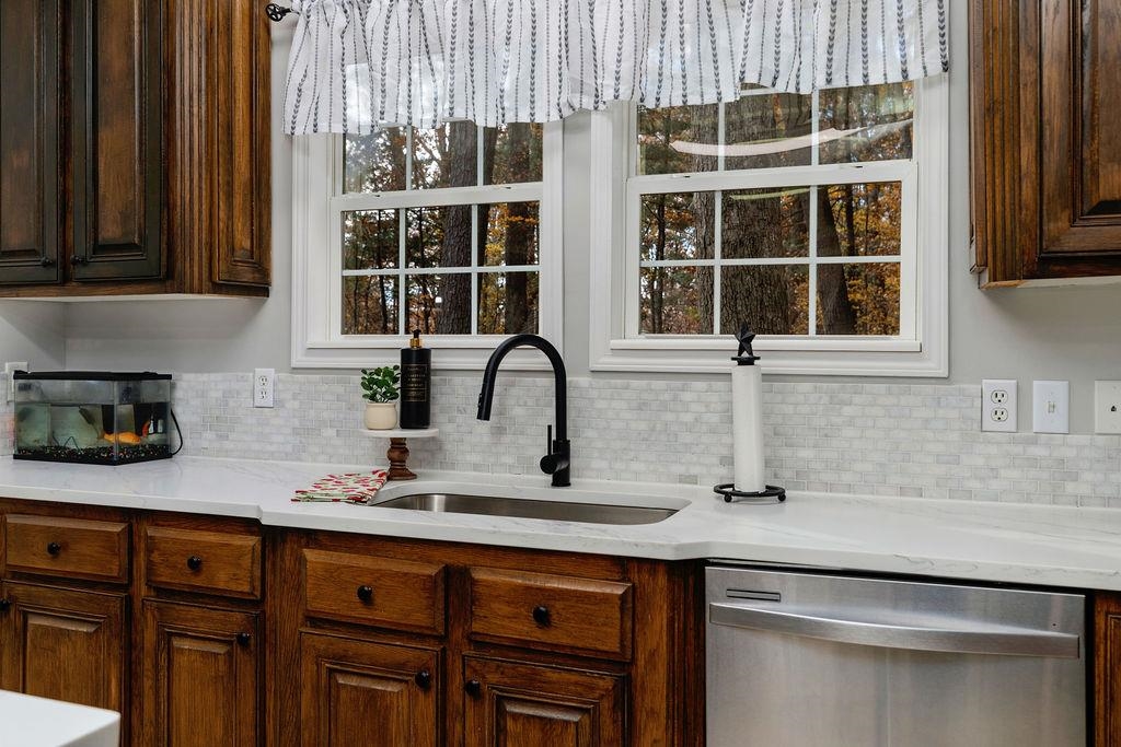 333 Bridgewater Road Bridgewater, VA 22812 - Photo 12 of 46