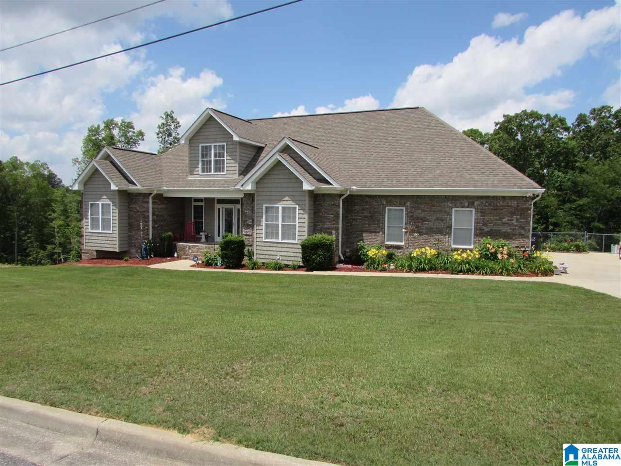1223 Shadecrest Road Anniston, AL 36206 - Photo 2 of 34