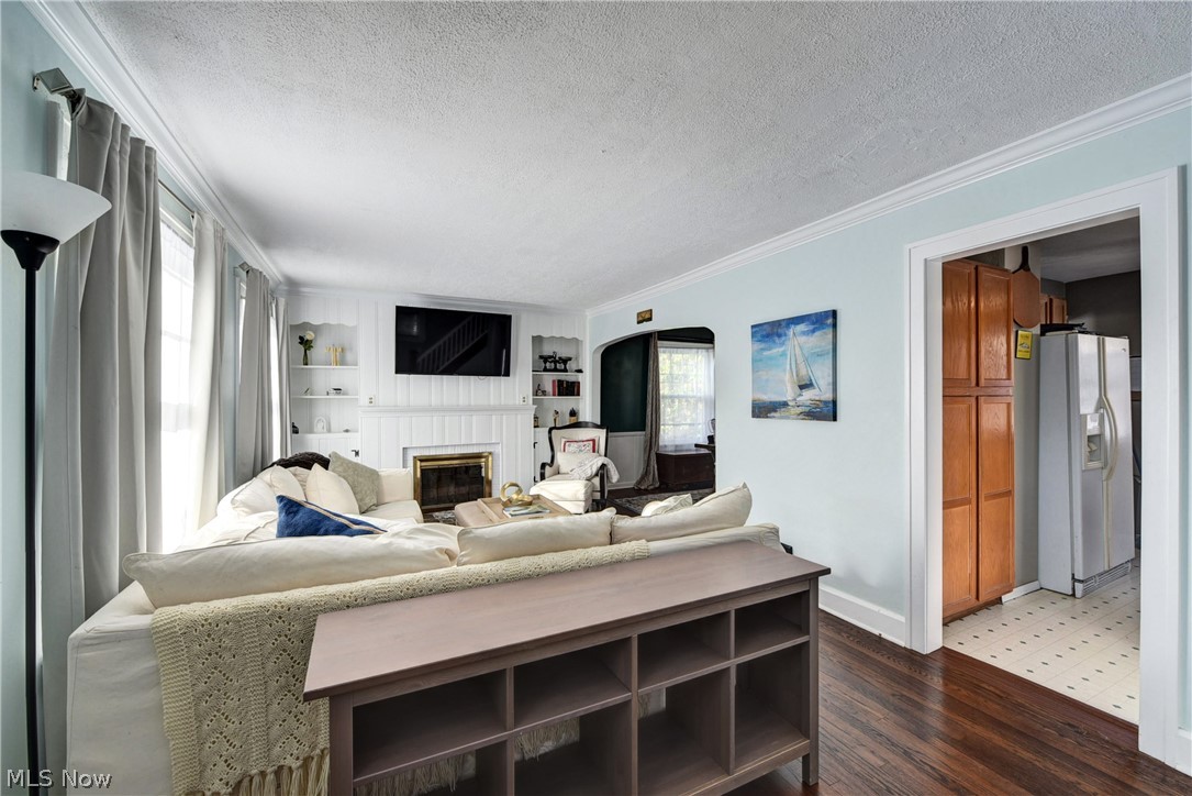 24224 Russell Road Bay Village, OH 44140 - Photo 2 of 34