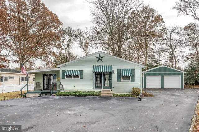 $375,000 | 37526 Oak Street, Ocean View, DE 19970
