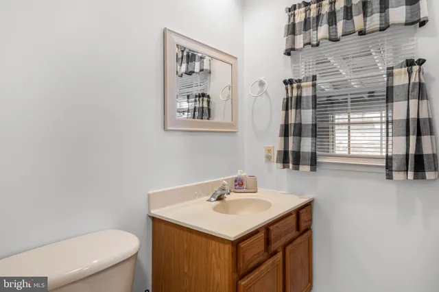 $375,000 | 37526 Oak Street, Ocean View, DE 19970