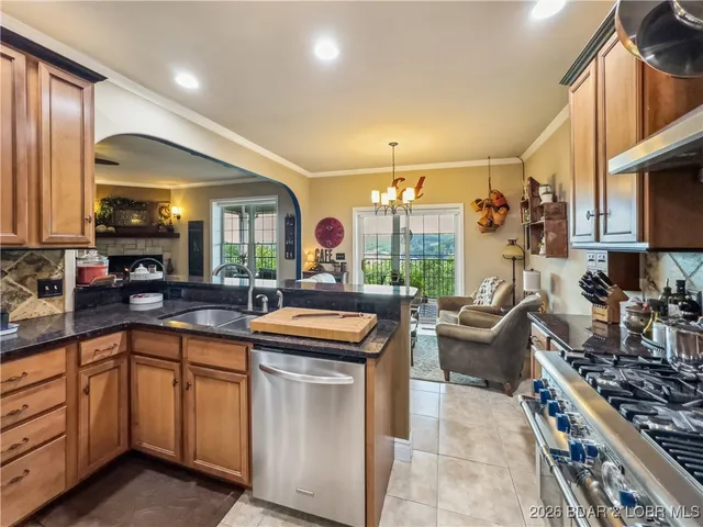 $599,500 | 172 Highland Parkway, Camdenton, MO 65020