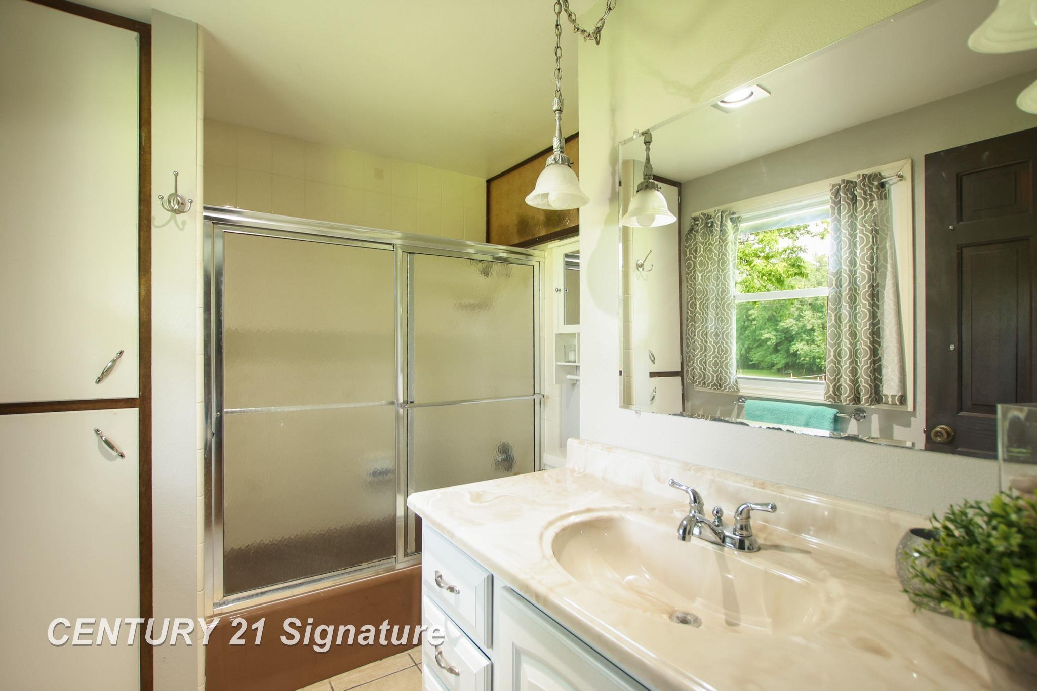 6315 Midland Road Freeland, MI 48623 - Photo 21 of 98