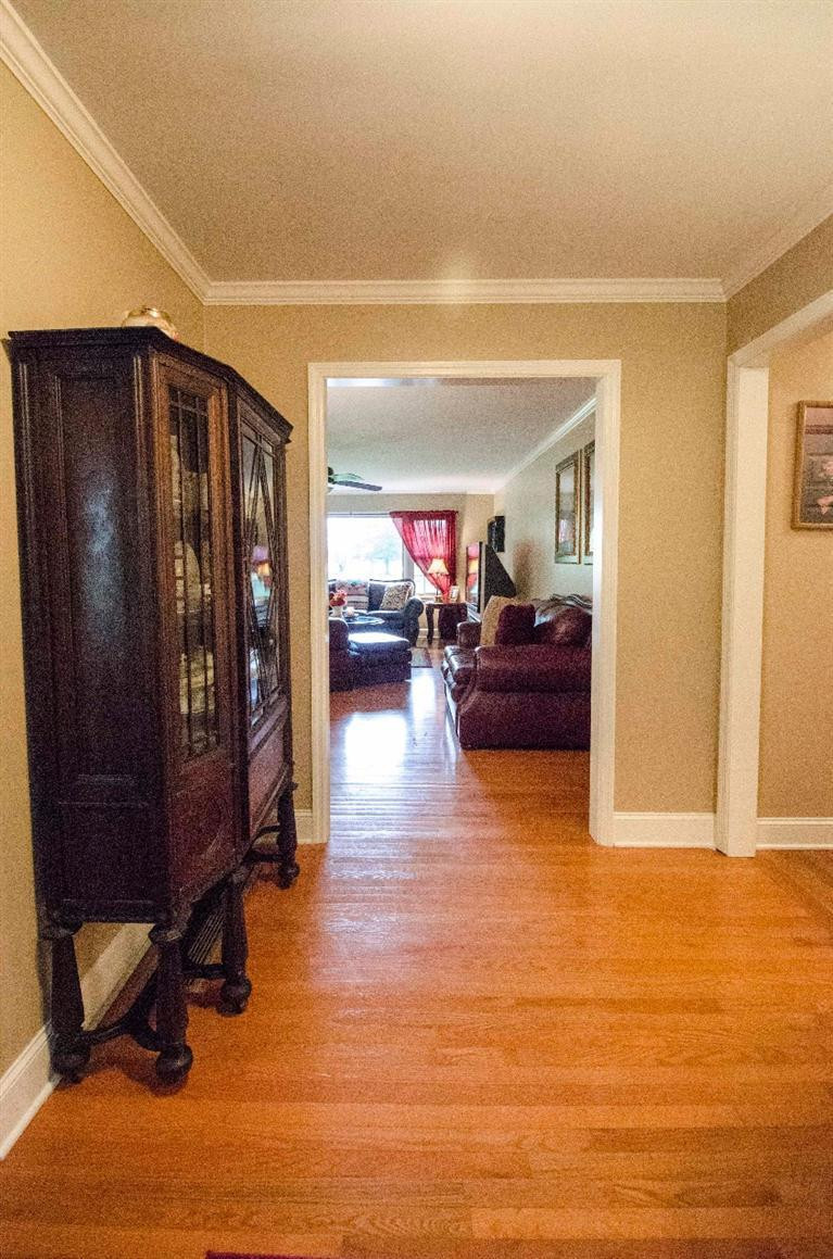 2221 Hume Road Lexington, KY 40516 - Photo 16 of 46 Photo 16