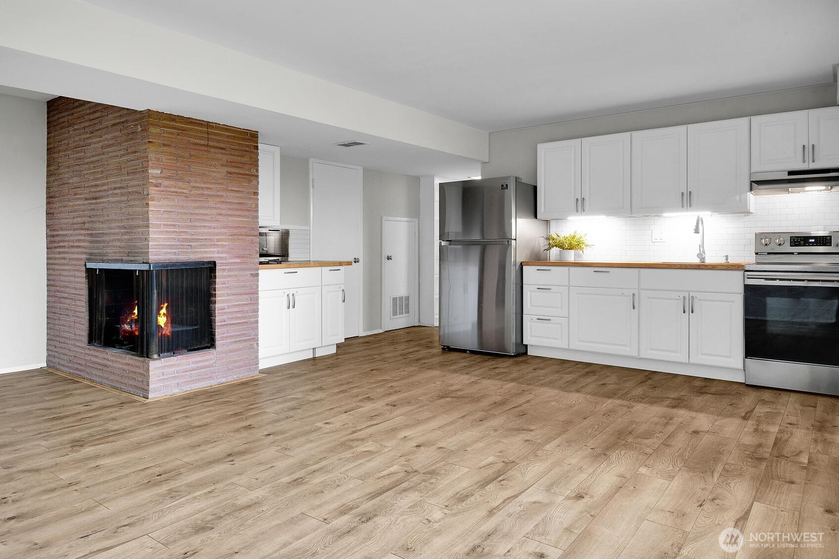 8240 South 114th Street Seattle, WA 98178 - Photo 13 of 24