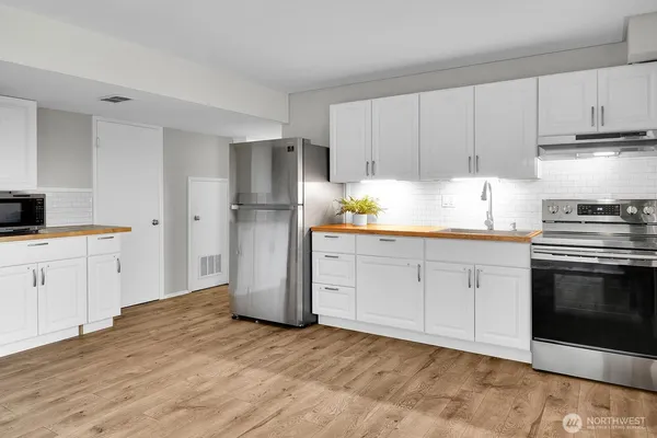 $3,200 | 8240 South 114th Street, Seattle, WA 98178