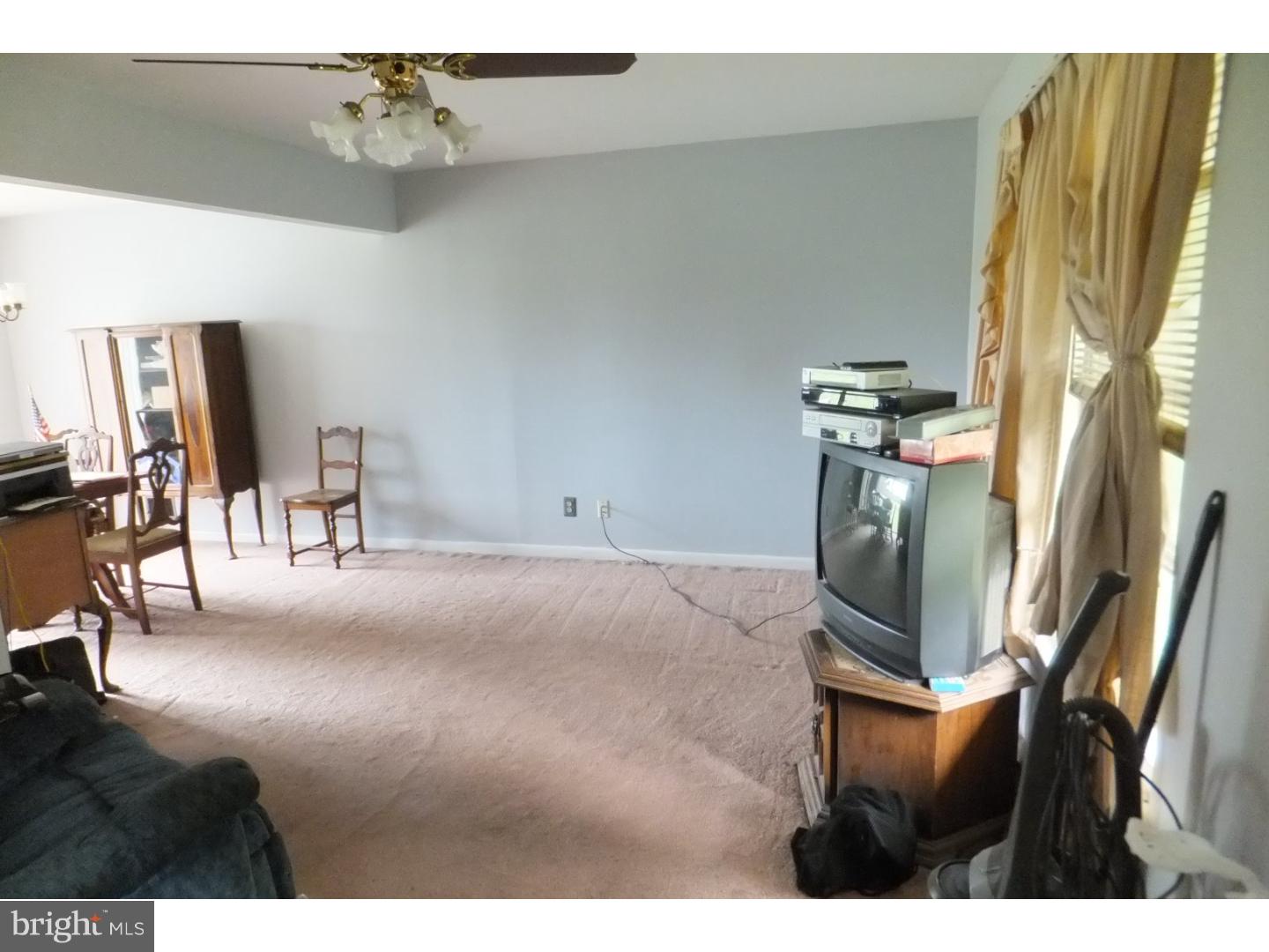 580 Township Line Road Franklinville, NJ 08322 - Photo 4 of 20 Living Room
