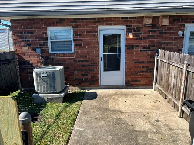 $1,100 | 316 Plantation Drive, Unit 4, Chalmette, LA 70043