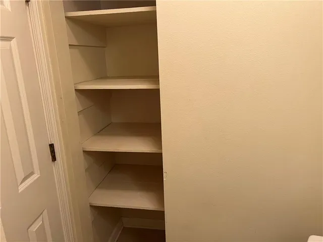 $1,100 | 316 Plantation Drive, Unit 4, Chalmette, LA 70043