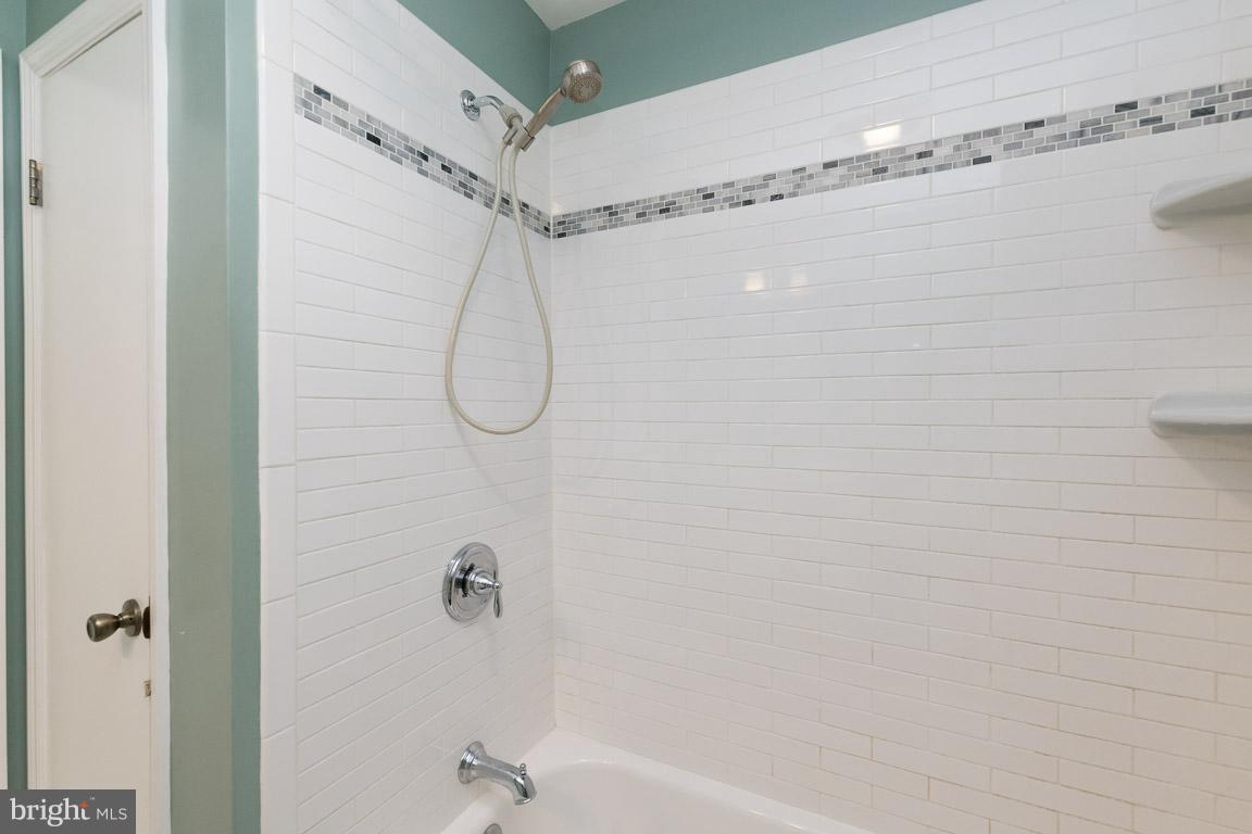 912 Lynvue Road Linthicum Heights, MD 21090 - Photo 12 of 27 Bath