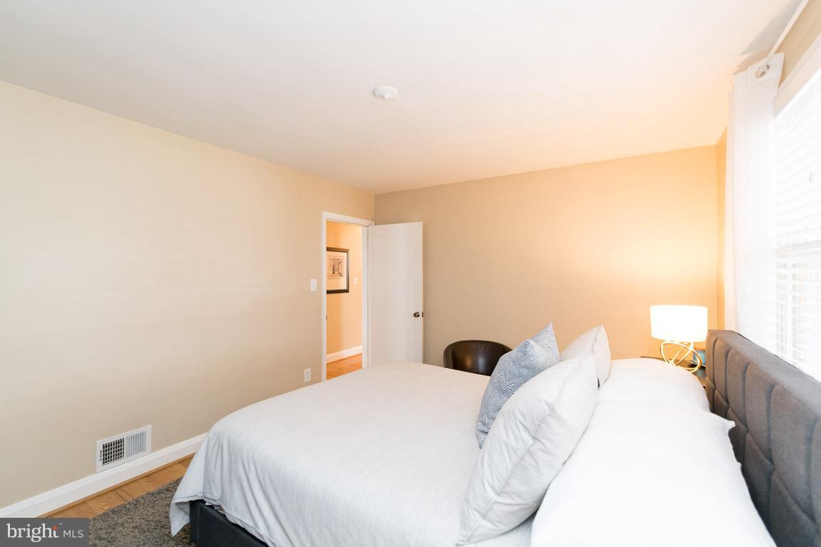 912 Lynvue Road Linthicum Heights, MD 21090 - Photo 13 of 27 Bedroom (Master)