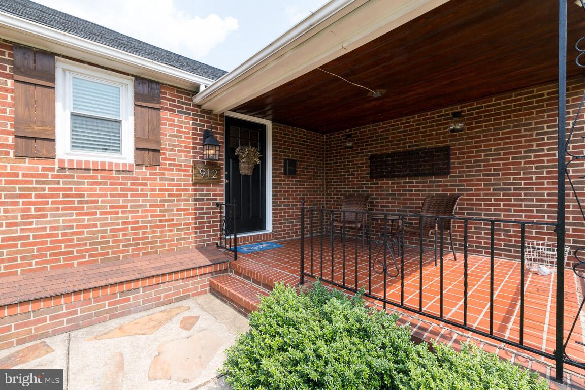 912 Lynvue Road Linthicum Heights, MD 21090 - Photo 3 of 27 Welcoming Front Porch