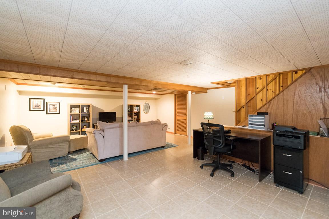 912 Lynvue Road Linthicum Heights, MD 21090 - Photo 25 of 27 Family Room