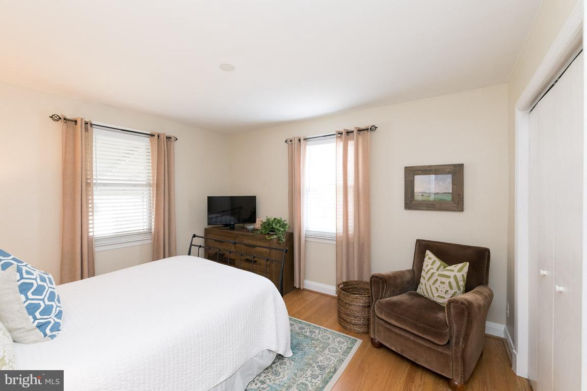 912 Lynvue Road Linthicum Heights, MD 21090 - Photo 9 of 27 Bedroom 2