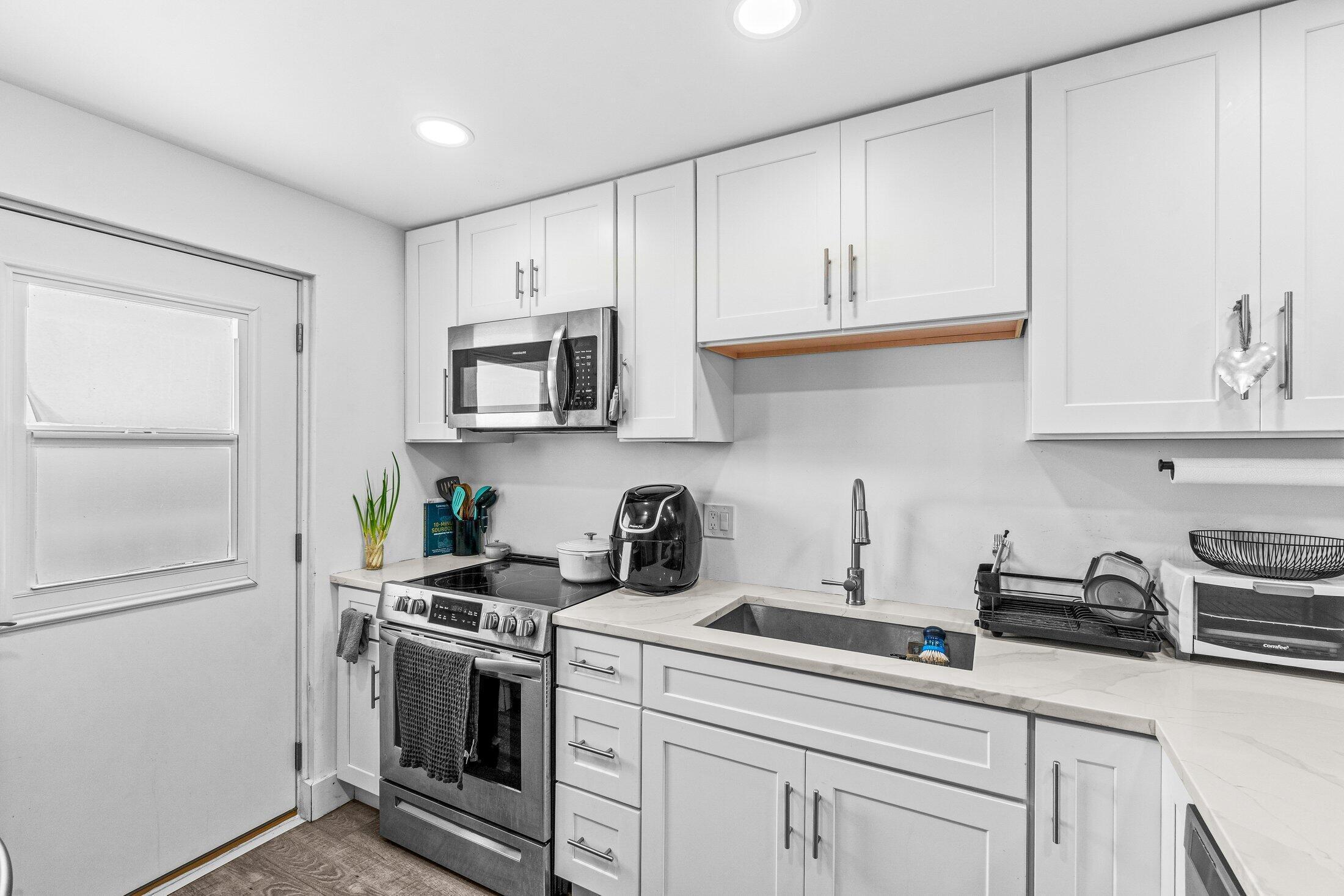5961 Northwest 2nd Avenue, Unit PHE Boca Raton, FL 33487 - Photo 5 of 30 005-5961Northwest2ndAvenue-PHE-BocaRaton