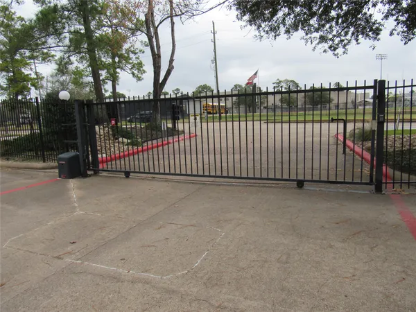 $875 | 14351 Torrey Chase Boulevard, Unit C, Houston, TX 77014