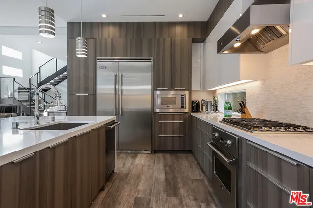 $14,000 | 912 North Crescent Heights Boulevard, Los Angeles, CA 90046