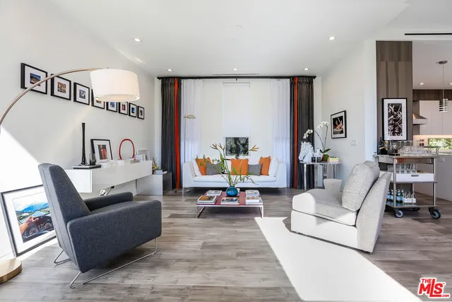 $14,000 | 912 North Crescent Heights Boulevard, Los Angeles, CA 90046