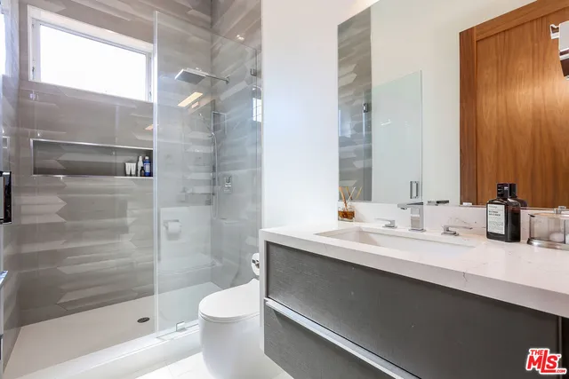 $14,000 | 912 North Crescent Heights Boulevard, Los Angeles, CA 90046