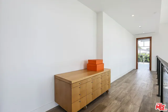 $14,000 | 912 North Crescent Heights Boulevard, Los Angeles, CA 90046