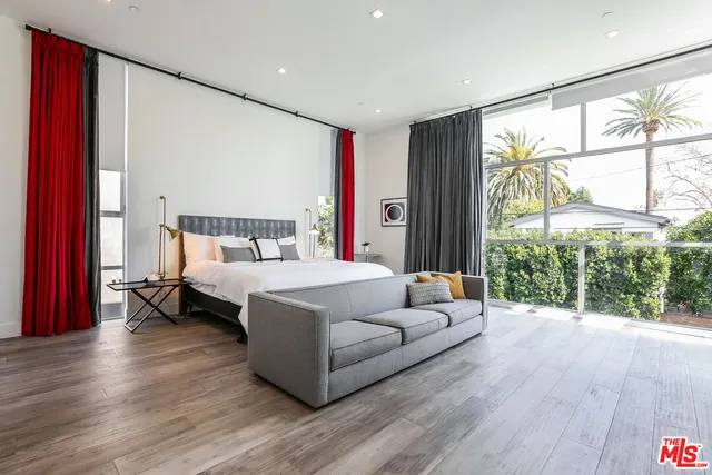 $14,000 | 912 North Crescent Heights Boulevard, Los Angeles, CA 90046