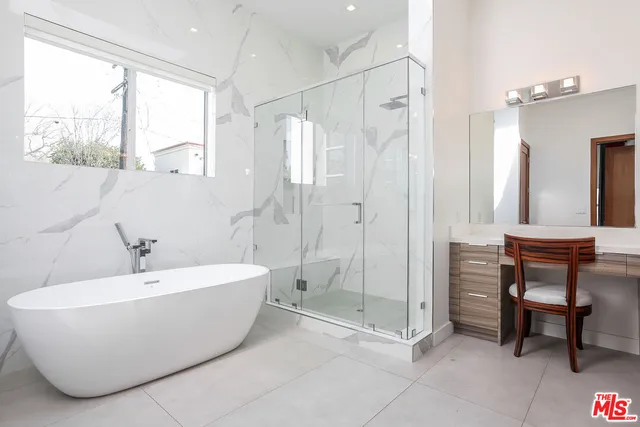 $14,000 | 912 North Crescent Heights Boulevard, Los Angeles, CA 90046