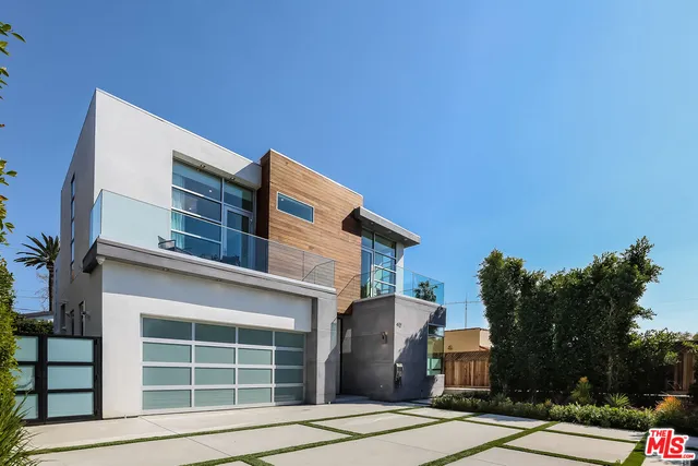 $14,000 | 912 North Crescent Heights Boulevard, Los Angeles, CA 90046