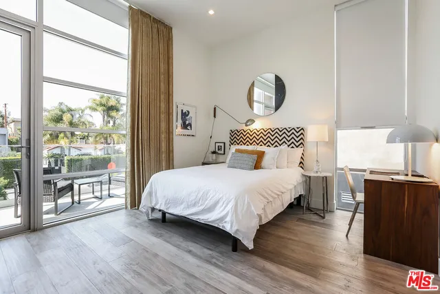 $14,000 | 912 North Crescent Heights Boulevard, Los Angeles, CA 90046