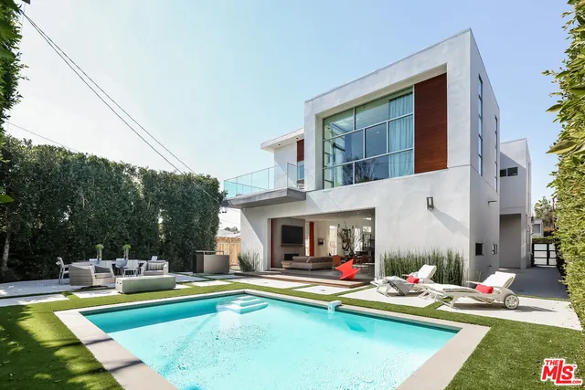 $14,000 | 912 North Crescent Heights Boulevard, Los Angeles, CA 90046