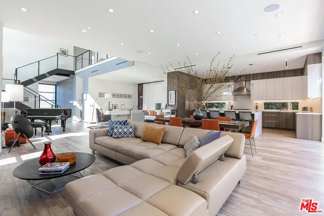 $14,000 | 912 North Crescent Heights Boulevard, Los Angeles, CA 90046